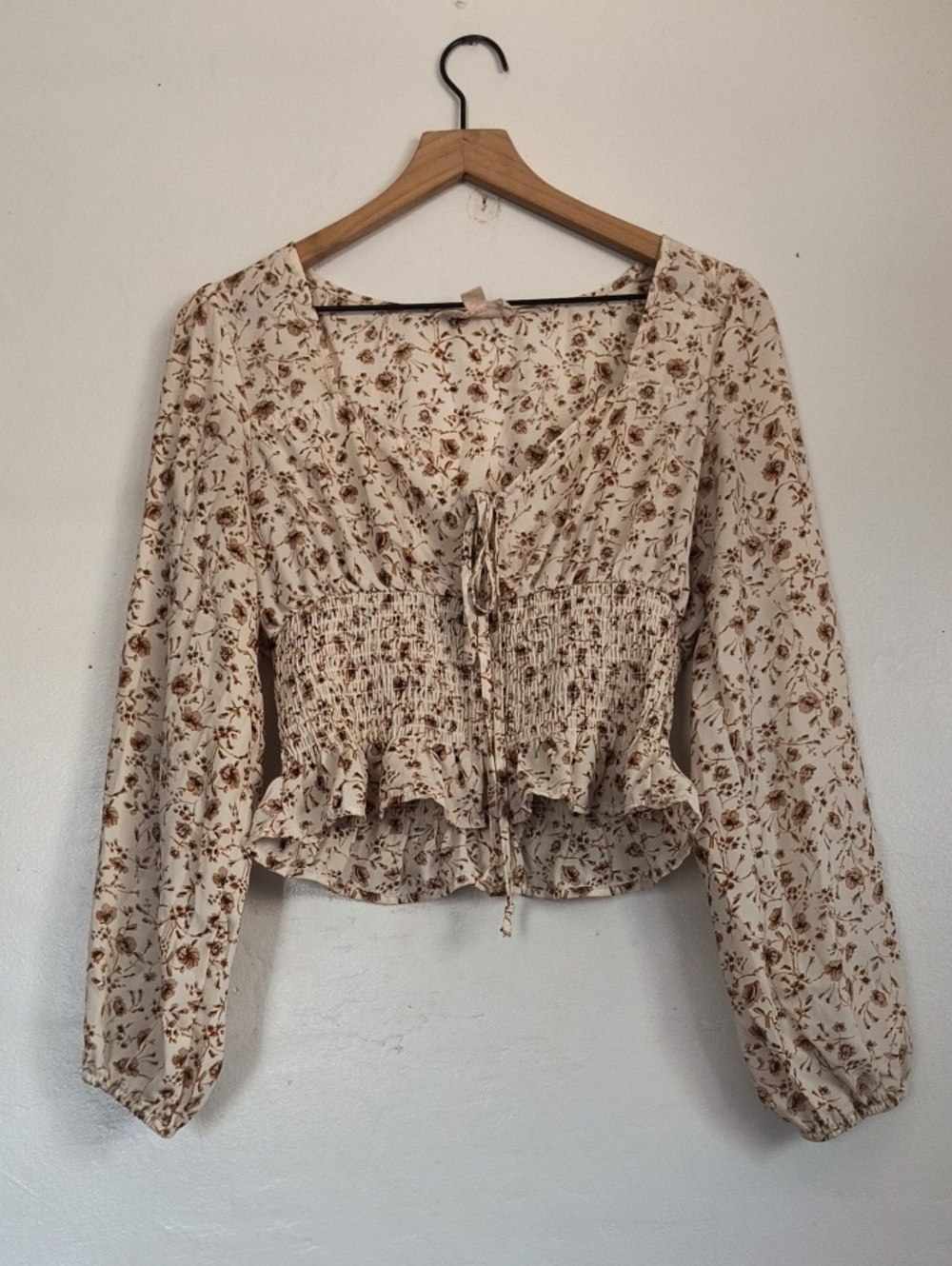 No Frills Smocked Peasant Floral Tie-Front Women's Top Cream Brown Sz Med Women